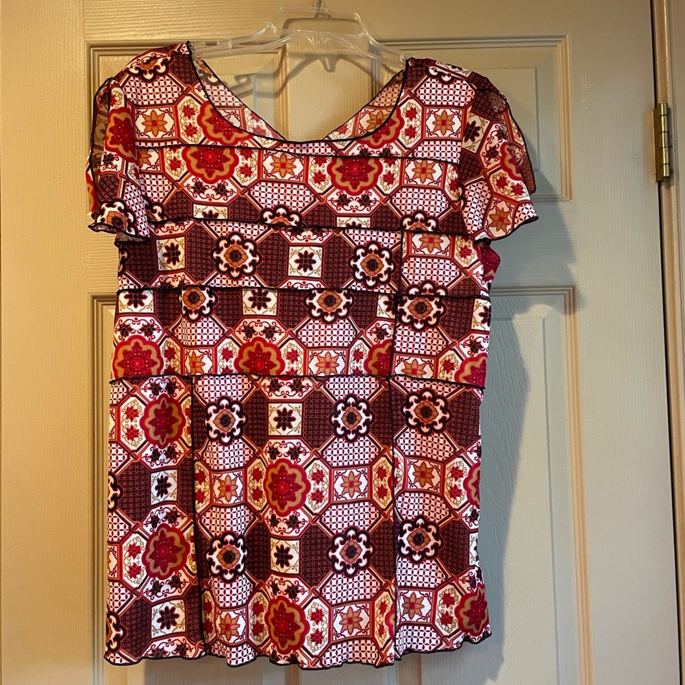 Venezia Floral Patterned Women's Top w/ “Split” Ruffled Cap Sleeves, Size‎ 14/16